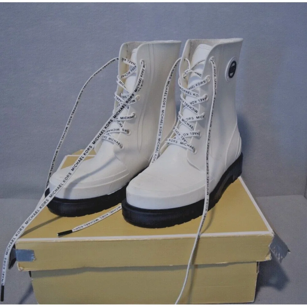 MICHAEL Michael Kors Women's Size 8 Montaigne‎ Rubber Laced Boots White